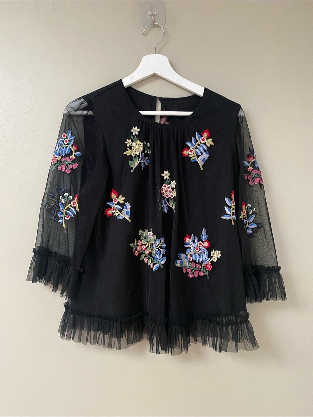 Ranna Gill Black Floral Embroidered Mesh Sleeve Ruffed Women's Top XS